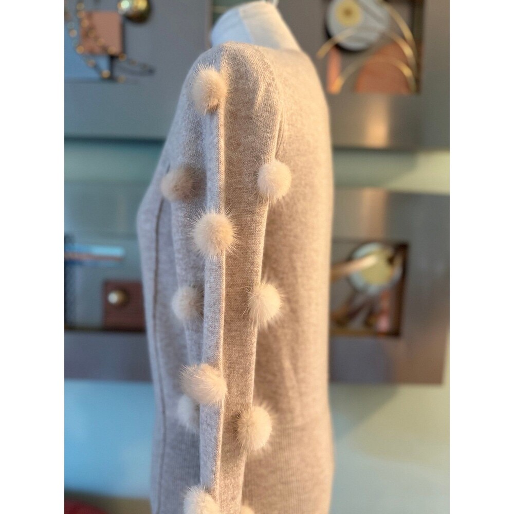 Label + Thread Sweater - Picture 3 of 10